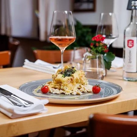 Adler 3* 콘스탄츠