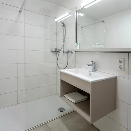 Adler 3* 콘스탄츠